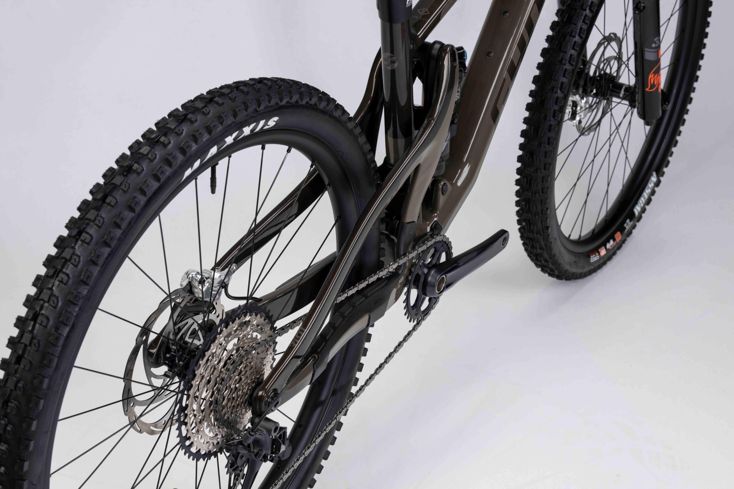 Bicicleta Ghost Riot AM CF/CF 160/140 Full Party 2025 - Imagen 5